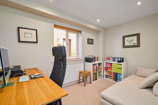 4 bed Detached for sale Image 11