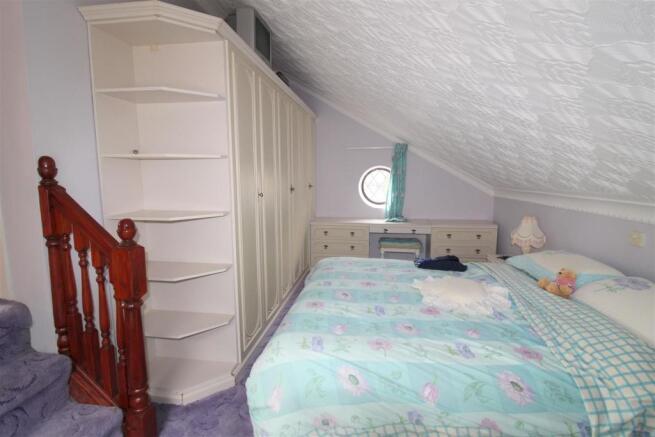 Another aspect of bedroom 2