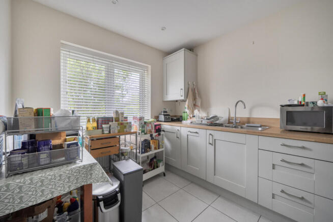 1433674-12-69c694...