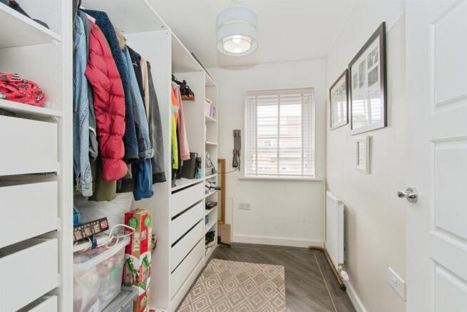 3 bed Semi-Detached for sale Image 8