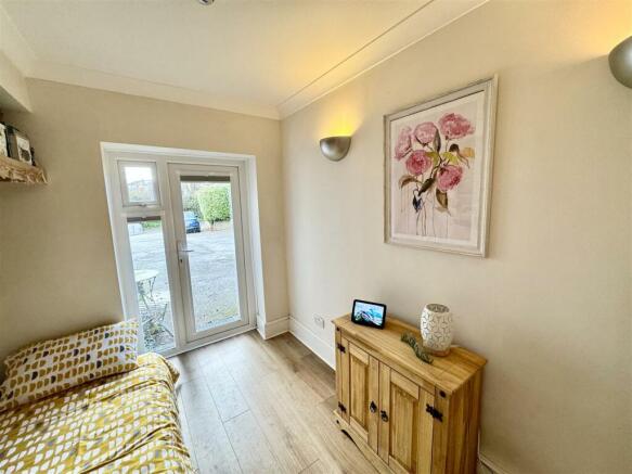 BEDROOM 2