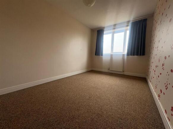 3 bed Semi-Detached to rent Image 6