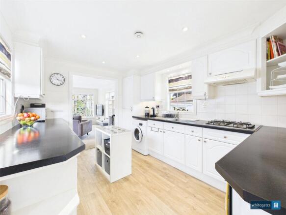 2 bed Park Home for sale Image 5