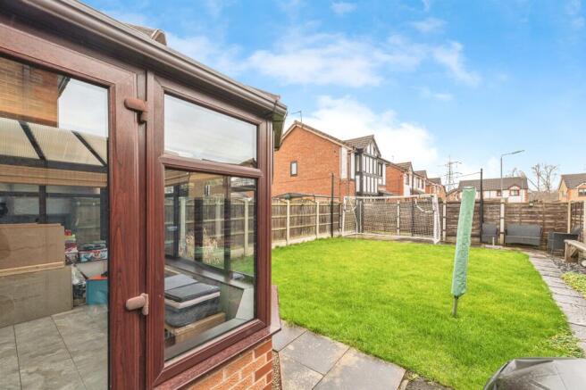 3 bed Semi-Detached for sale Image 11