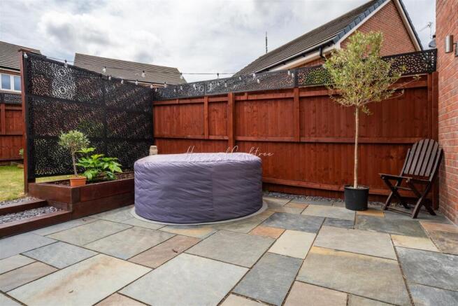 Gwern Close, St Lythans Park, HernCrabtree (19).jp