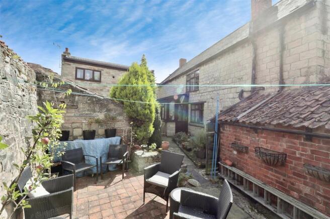 3 bed Detached for sale Image 11
