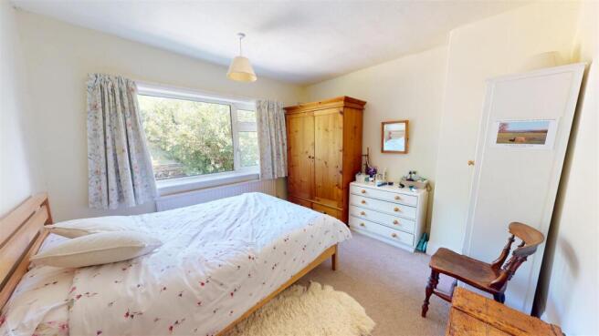 4 bed Semi-Detached for sale Image 12