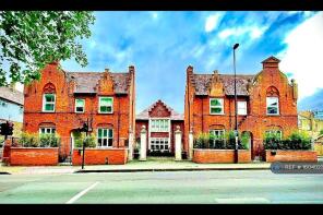 16b, Latchmere Road, London SW11 2DX