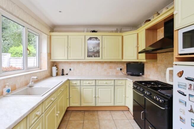 Heskett Park, Pembury, Tunbridge Wells, Kent, TN2 photo 4