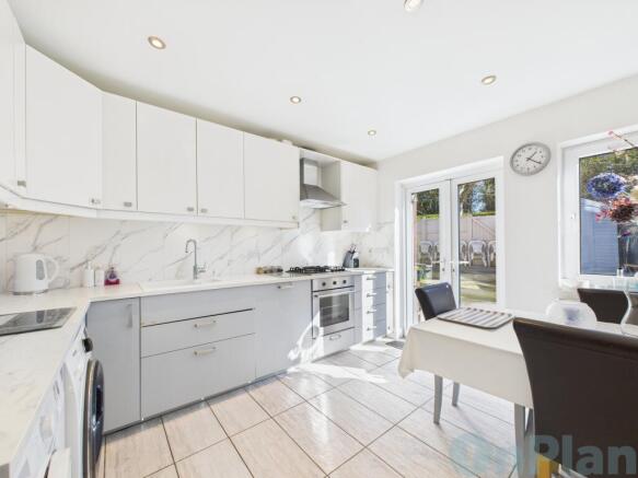 CAM04024G0-PR0021-STILL002