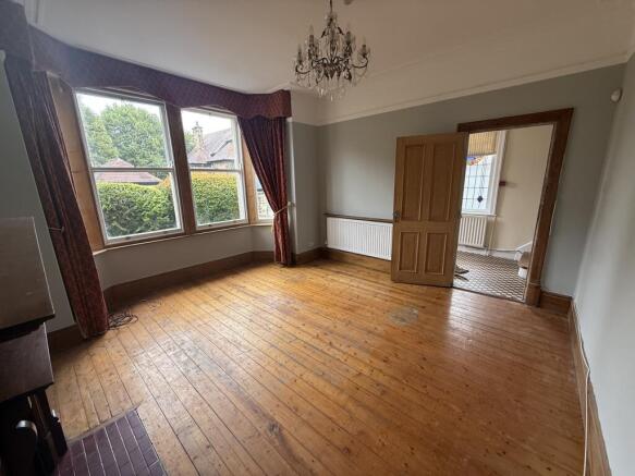 6 bed House to rent Image 6