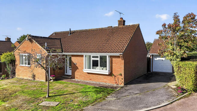 3-bed bungalow on Pear Drive, Willand, Cullompton, Devon, EX15 2QS, £425,000