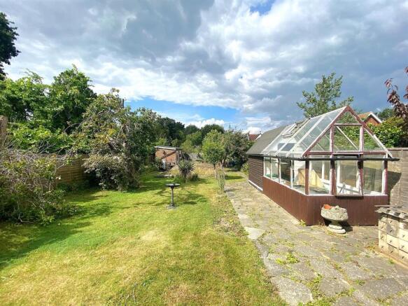 12 Little Common Rd - Garden.jpg