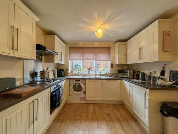 KITCHEN/DINER
