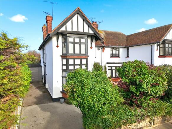 Burlescoombe Road, Thorpe Bay, Essex, SS1 photo 4