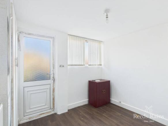 3 bed Semi-Detached for sale Image 8