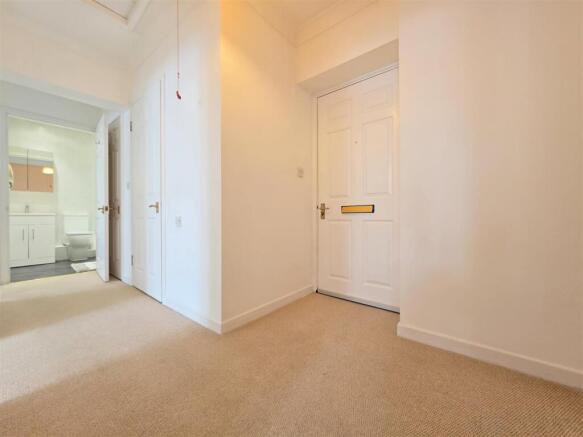 Parkview Court, Brancaster Road, Ilford photo 4