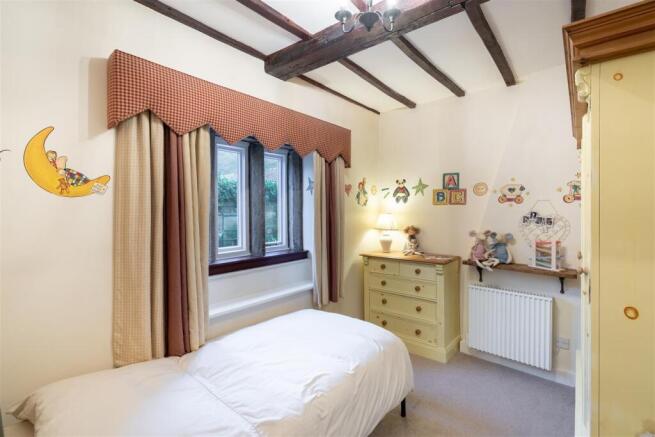 5 bed Terraced for sale Image 9