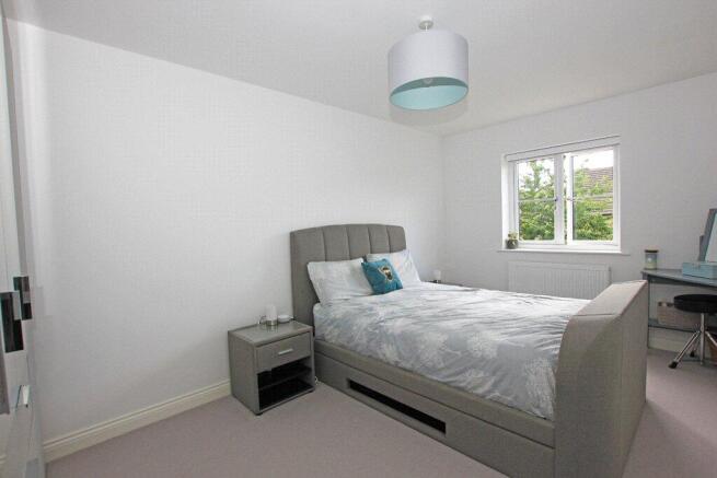 3 bed Semi-Detached for sale Image 8