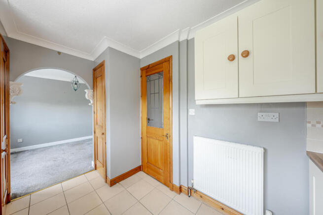 3 bed Semi-Detached to rent Image 10