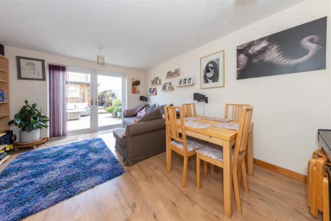 Living/dining room