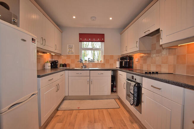 2 bed Apartment for sale Image 4