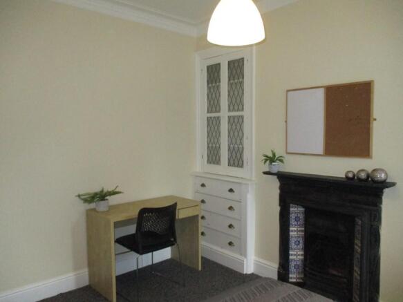 1 bed House Share to rent Image 12