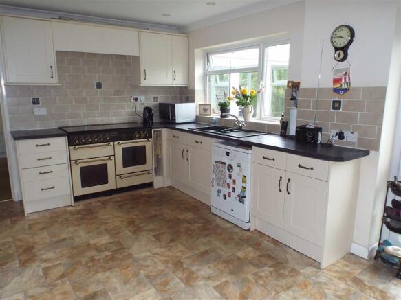 KITCHEN: