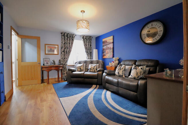 4 bed Semi-Detached for sale Image 4