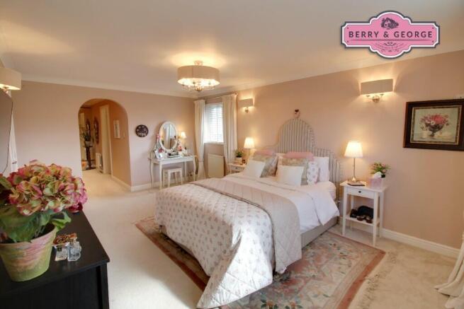 MAIN BEDROOM