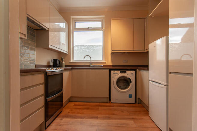 1 bed Apartment to rent Image 9