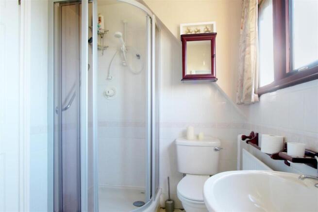 Bathroom Corner Shower.jpg