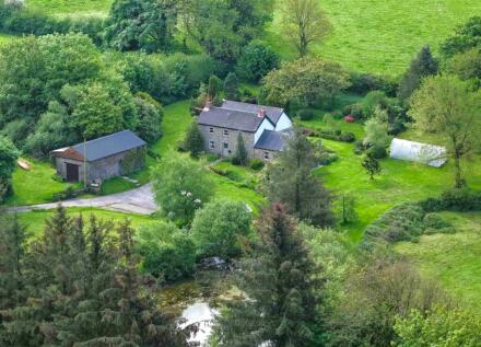 Grey Orchard, Ciffig, Whitland - Cottage in 3.5 Acres