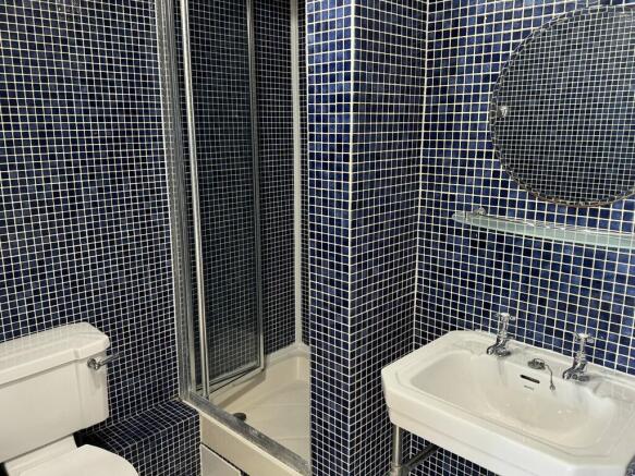 En-suite to bedro...