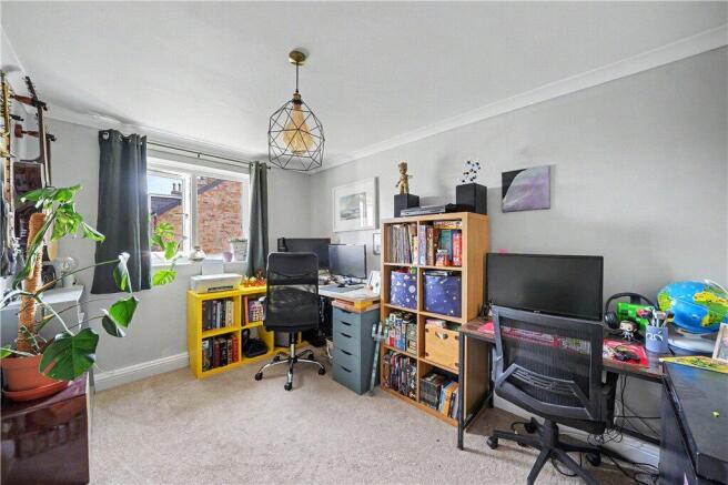 3 bed Apartment for sale Image 9