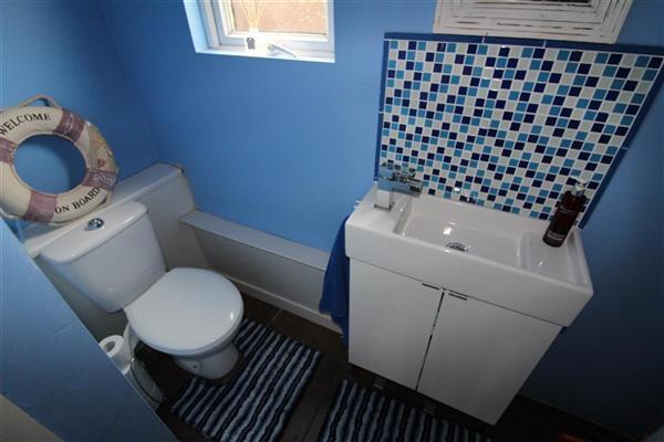 Cloakroom /