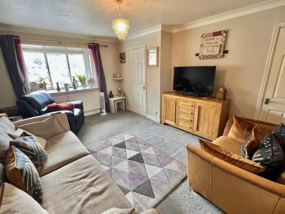 4 bed House for sale Image 5