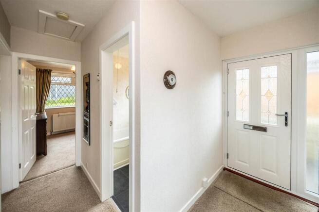 2 bed Terraced Bungalow for sale Image 12