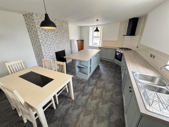 Open Plan Kitchen and Dining Room
