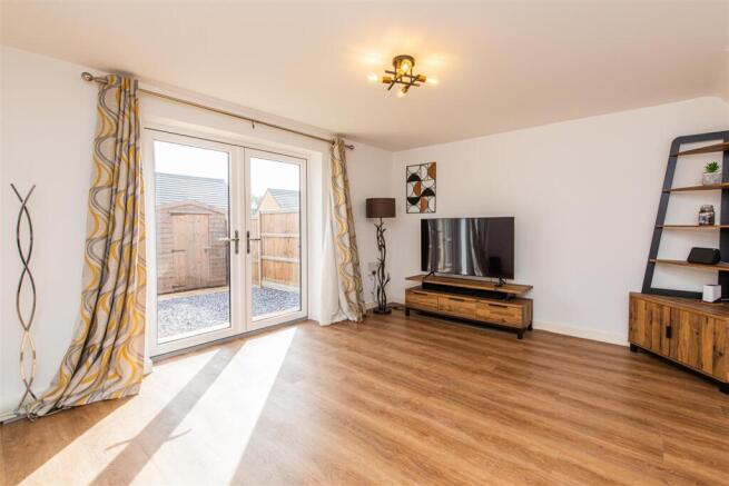 Feldspar Avenue, Wellingborough photo 4