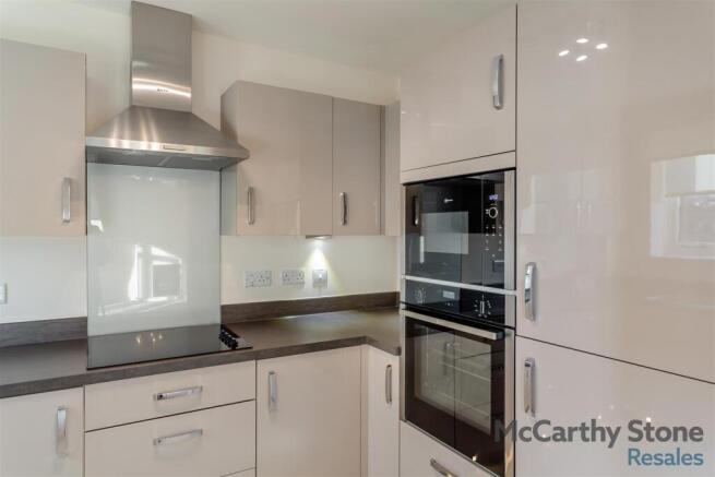 2 bed Apartment for sale Image 9