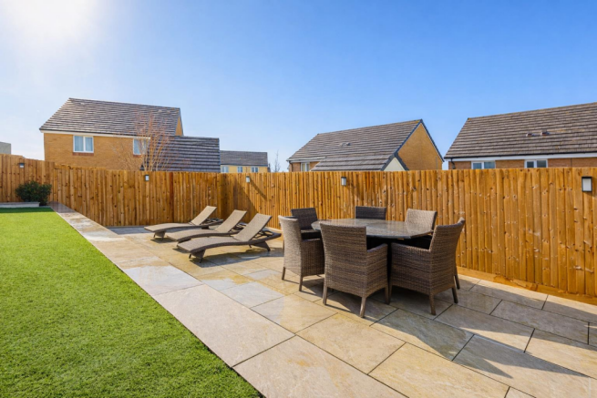 White Farm GArden.png