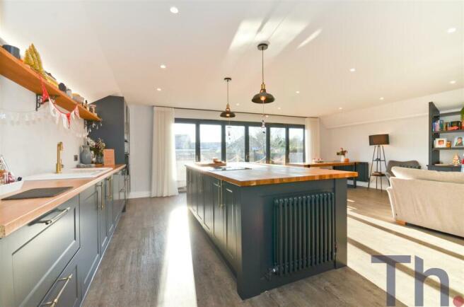 Kitchen Island.JPG