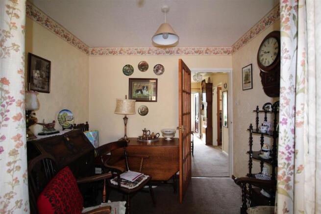 Bed 3 Dining Room.JPG
