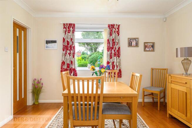 3 bed Detached Bungalow for sale Image 6