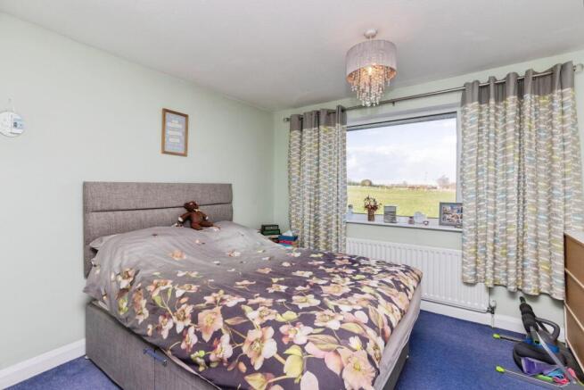 4 bed Semi-Detached for sale Image 10