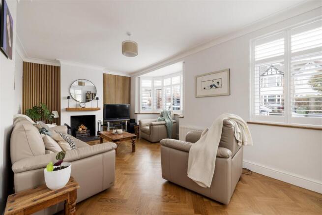 Richmond Crescent, E4