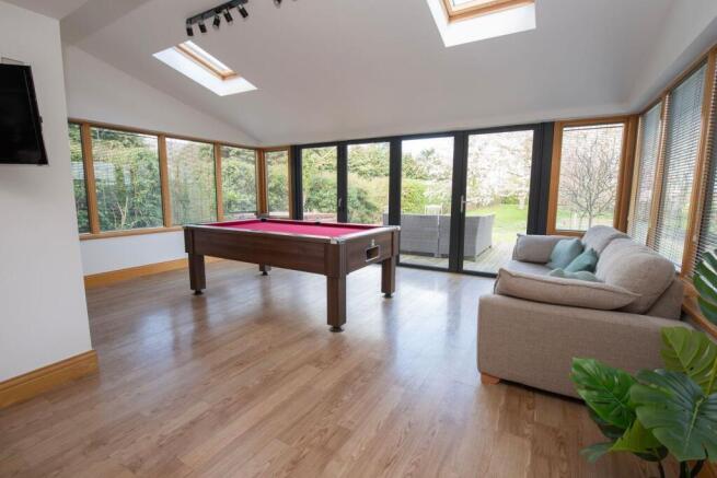 5 bed Detached for sale Image 6