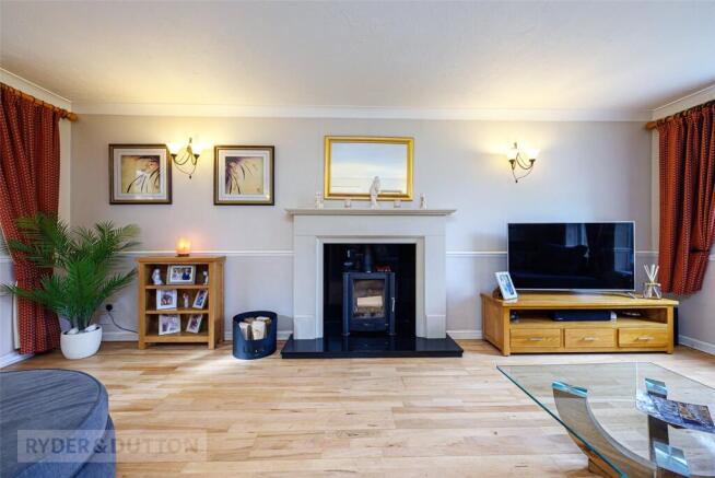 4 bed Detached for sale Image 10