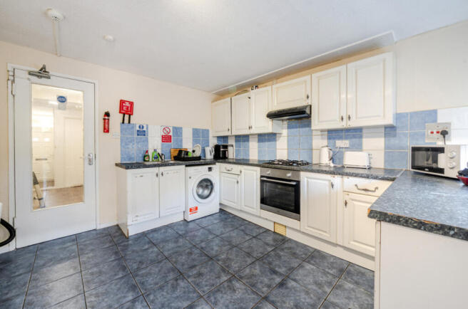 1358329-9-68d5101...